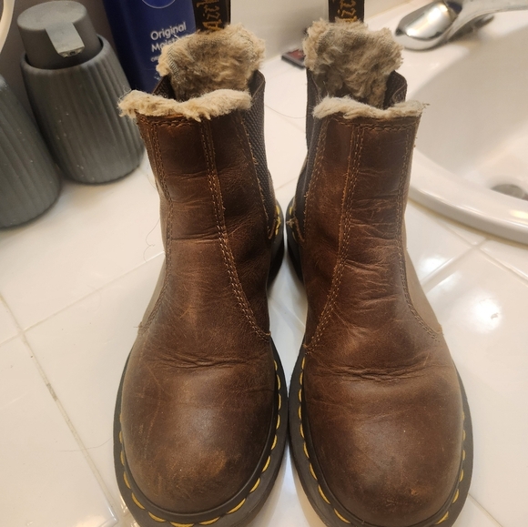 Doc Martin boots - Picture 1 of 4